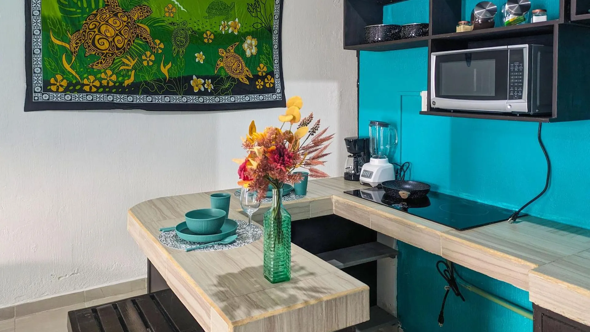 Apartment A5 Beachside Bliss Family Hawaiian Themed Quad Studio Kitchen Ac Playa del Carmen